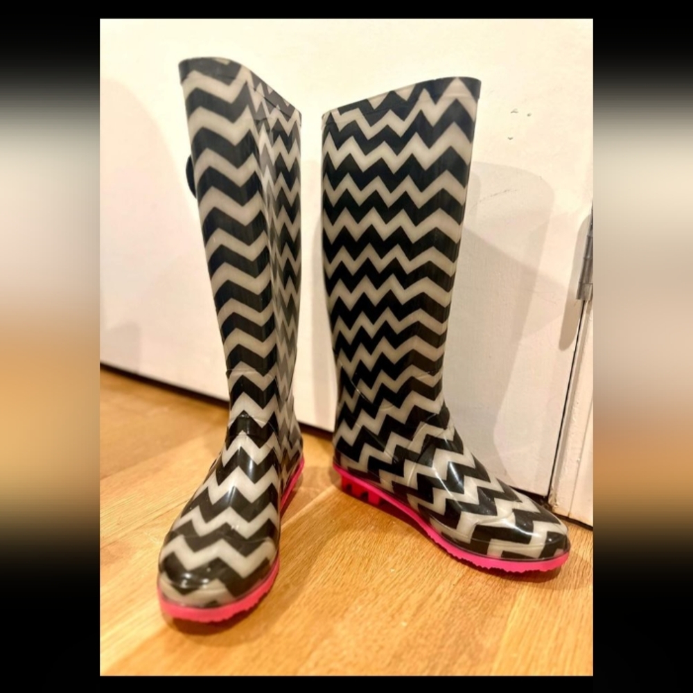 Zig Zag Rain Boots